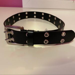 Two-row grommet belt